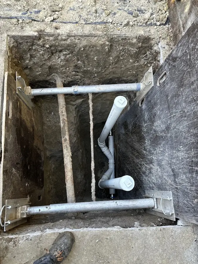 Experienced plumber completing Drain Cleaning work in Saranap